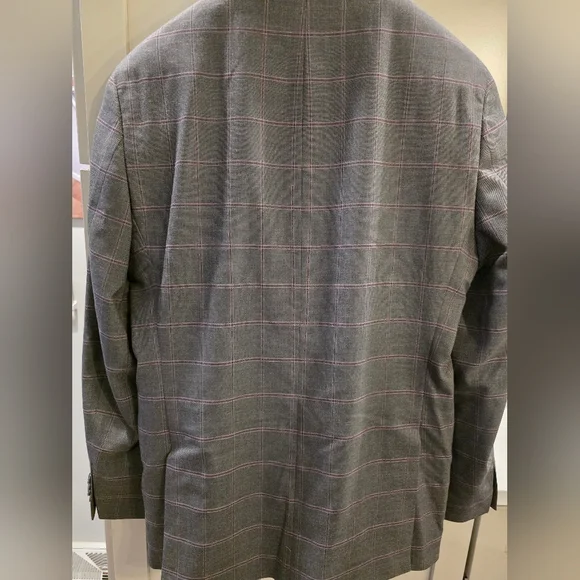 Mens 38r SEAN JOHN 2 Piece Gray/Purple Windowpane Suit. - Picture 6 of 7